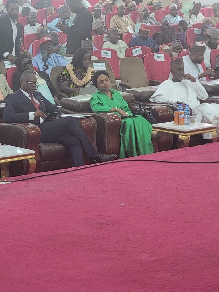 2b53e1f3 00db 433b b53a 51d9371462c4